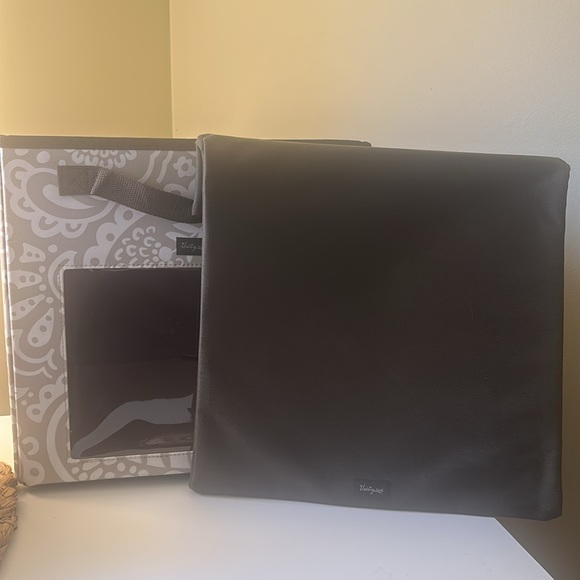 Thirty-one Collapsable Storage Cubes w/ Lids - Picture 3 of 4